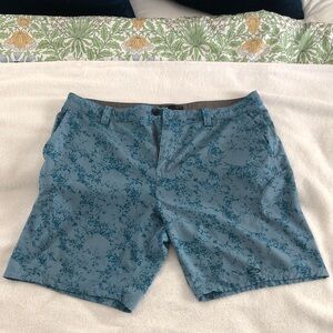 Oakley Golf Shorts Size 34